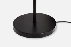 Woud Cono Lattiavalaisin, Musta -Hay || Menu || Louis Poulsen Kauppa 133062 WOUD Cono Floor Lamp 2 VS