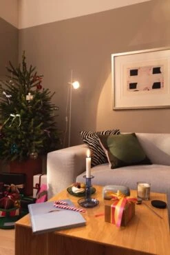 Pholc Blend Lattiavalaisin, Valkoinen - Messinki -Hay || Menu || Louis Poulsen Kauppa 2021 09 30 FDS Valmiit VVV 32