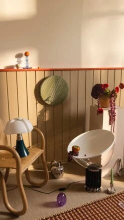 HAY Flare Kynttilänjalka, Medium, Vaaleansininen - Punainen Reuna -Hay || Menu || Louis Poulsen Kauppa 2021 09 30 FDS Valmiit VVV 9