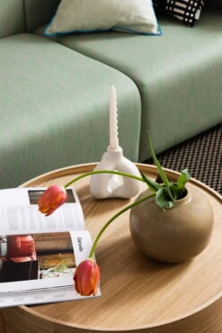 HAY W&S Complot Kynttilänjalka, Luonnonvalkoinen 10 HAY W&S Complot Kynttilänjalka, Luonnonvalkoinen -Hay || Menu || Louis Poulsen Kauppa 2022 01 25 FDS Ystavanpaiva VVV 8