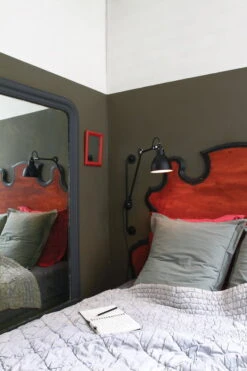 DCWéditions Lampe Gras 210 Seinävalaisin, Pyöreä Varjostin, Musta 8 DCWéditions Lampe Gras 210 Seinävalaisin, Pyöreä Varjostin, Musta -Hay || Menu || Louis Poulsen Kauppa 210 BL SAT ambiance