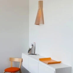 Secto Design Secto 4231 Seinävalaisin 45 Cm, Pähkinä 8 Secto Design Secto 4231 Seinävalaisin 45 Cm, Pähkinä -Hay || Menu || Louis Poulsen Kauppa 3secto seina iso