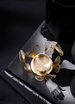 Skultuna BK.FLWR Kynttilänjalka, Messinki -Hay || Menu || Louis Poulsen Kauppa 4Skultuna SL799 BKFLWR EE