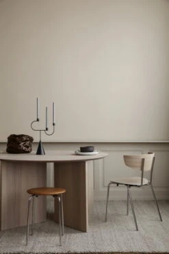 Ferm LIVING Avant Kynttelikkö, Musta -Hay || Menu || Louis Poulsen Kauppa 522 19374