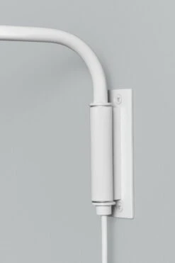 Artek Aalto Seinävalaisin A330S -Hay || Menu || Louis Poulsen Kauppa 5427456 A330S Wall light white detail master
