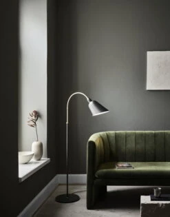 &Tradition Bellevue AJ7 Lattiavalaisin, Musta - Teräs -Hay || Menu || Louis Poulsen Kauppa ATD Lifestyle 2019 BellevueAJ7 LoaferSC26 light