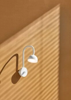 Northern Blush Seinävalaisin, Matta Valkoinen -Hay || Menu || Louis Poulsen Kauppa Blush wall white Northern Photo Chris Tonnesen High res