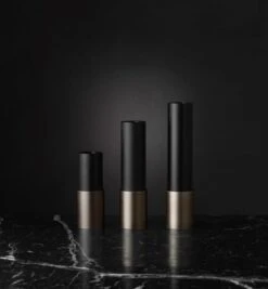 GUBI Candlestick Kynttilänjalka, 12 Cm, Antiikkimessinki -Hay || Menu || Louis Poulsen Kauppa Candlestick SpaceCopenhagen GUBI 1