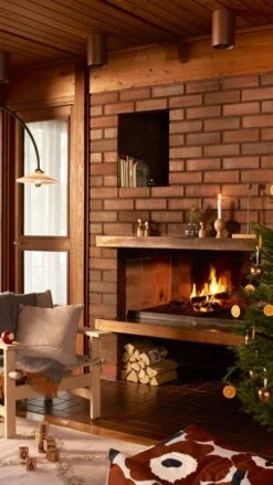 Valerie_objects Standing Lamp N1, Musta -Hay || Menu || Louis Poulsen Kauppa FDS Joulu2354 1080x1920 final