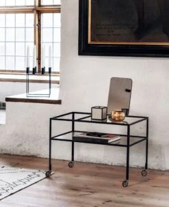 By Lassen Kubus 8 Kynttilänjalka, Musta -Hay || Menu || Louis Poulsen Kauppa FDS joulu13 1