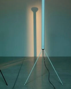 Flos Luminator Lattiavalaisin, Himmennettävä, Sininen 9 Flos Luminator Lattiavalaisin, Himmennettävä, Sininen -Hay || Menu || Louis Poulsen Kauppa FLOS LUMINATOR SET01 0028