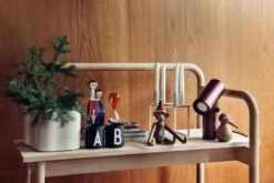 By Lassen Kubus 4 Kynttilänjalka, Valkoinen -Hay || Menu || Louis Poulsen Kauppa Fds joulu218 media