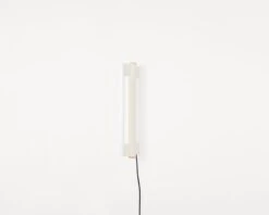 Frama Eiffel Single Seinävalaisin, 50 Cm, Kermanvalkoinen 9 Frama Eiffel Single Seinävalaisin, 50 Cm, Kermanvalkoinen -Hay || Menu || Louis Poulsen Kauppa Frama Eiffel Single 500 and 1000 1 Cream