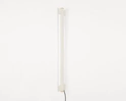 Frama Eiffel Single Seinävalaisin, 100 Cm, Kermanvalkoinen -Hay || Menu || Louis Poulsen Kauppa Frama Eiffel Single 500 and 1000 3 Cream