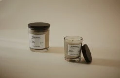 Frama Tuoksukynttilä Komorebi, 60 G -Hay || Menu || Louis Poulsen Kauppa Frama Komorebi Context Image 1