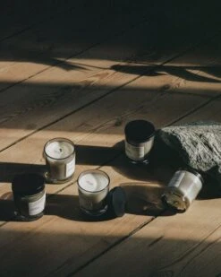 Frama Tuoksukynttilä Deep Forest, 60 G -Hay || Menu || Louis Poulsen Kauppa Frama Scented Candles 60g Context 2 1