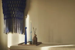 Applicata Tulip Kynttilänjalka, Cobalt Blue -Hay || Menu || Louis Poulsen Kauppa Kobalt bluesky blue