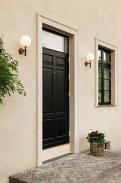 Nuura Miira Outdoor Seinävalaisin, Tumma Pronssi - Opaali 9 Nuura Miira Outdoor Seinävalaisin, Tumma Pronssi - Opaali -Hay || Menu || Louis Poulsen Kauppa NUURA outdoor3319