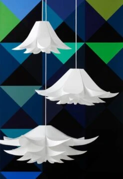 Normann Copenhagen Norm 06 Lampunvarjostin, S -Hay || Menu || Louis Poulsen Kauppa Norm 06 all sizes on portrait harlekin background 300dpi