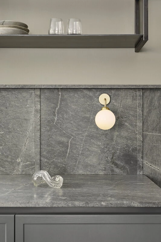 Nuura Apiales Seinävalaisin, Seinäkytkentä, Harjattu Messinki - Opaali 6 Nuura Apiales Seinävalaisin, Seinäkytkentä, Harjattu Messinki - Opaali - Image 6