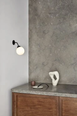 Nuura Apiales Seinävalaisin, Seinäkytkentä, Musta - Opaali 11 Nuura Apiales Seinävalaisin, Seinäkytkentä, Musta - Opaali -Hay || Menu || Louis Poulsen Kauppa Nuura Apiales Wall Satin Black Hard Wired lifestyle 1