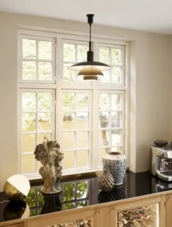 Louis Poulsen PH 5/5 Riippuvalaisin, Musta Metalli -Hay || Menu || Louis Poulsen Kauppa PH 5 5 VLStudio 250 Brass Interior SS22 08477