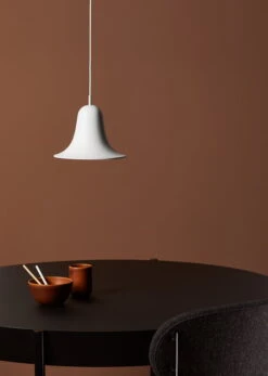 Verpan Pantop Riippuvalaisin 23 Cm, Mattavalkoinen -Hay || Menu || Louis Poulsen Kauppa Pantop23 White Pendant Dining Tall HR
