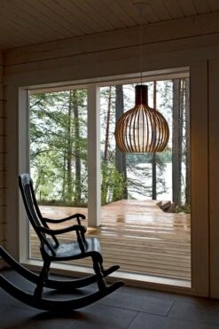 Secto Design Octo Small 4241 Riippuvalaisin, Musta -Hay || Menu || Louis Poulsen Kauppa Secto Design OctoS 4241 window