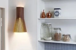 Secto Design Secto 4231 Seinävalaisin 45 Cm, Pähkinä 11 Secto Design Secto 4231 Seinävalaisin 45 Cm, Pähkinä -Hay || Menu || Louis Poulsen Kauppa Secto Design Secto 4231 Residence Shelf