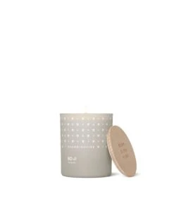 Skandinavisk Tuoksukynttilä Kannella, RO, Iso -Hay || Menu || Louis Poulsen Kauppa Skandinavisk RO 200g Glass 20107 2 white