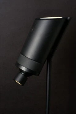 DCWéditions Vision 20/20 Lattiavalaisin, Musta -Hay || Menu || Louis Poulsen Kauppa VISION 20 20 FLOOR DETAIL 3