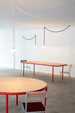 Valerie_objects Ceiling Lamp N5, Punainen -Hay || Menu || Louis Poulsen Kauppa VO20 MVS WOODENTABLE CEILINGLAMP 45 069 HR MB
