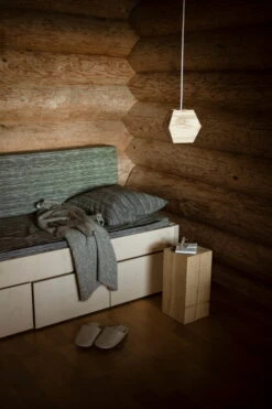 Showroom Finland Valo 003 Riippuvalaisin, Saarni -Hay || Menu || Louis Poulsen Kauppa Valo 003 Credit Timo Junttila