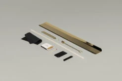 Santa & Cole Vita Balanza Kynttilänjalka Ja 5 Kynttilää, Kulta -Hay || Menu || Louis Poulsen Kauppa Vita SantaCole Enric Badrinas 2022 06 horitzontal v1 x2400