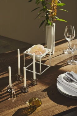 By Lassen Kubus Micro Kynttilänjalka, 2 Kpl, Nikkeli -Hay || Menu || Louis Poulsen Kauppa byLassen 12854 copy