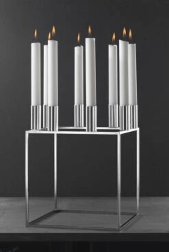 By Lassen Kubus 8 Kynttilänjalka, Nikkeli -Hay || Menu || Louis Poulsen Kauppa byLassen Kubus 8 nickel Packshot High Res