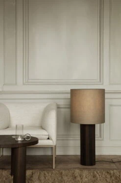 Ferm LIVING Luce Kynttilänjalka, Kirkas -Hay || Menu || Louis Poulsen Kauppa fermLIVING AW21 PostFloorLampBaseLines EclipseLampshadeLarge image