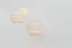 Graypants Moon18 Riippuvalaisin, Valkoinen -Hay || Menu || Louis Poulsen Kauppa graypants scraplight white moons