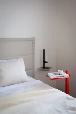 String Furniture Museum Kynttilänjalka, Tummanruskea -Hay || Menu || Louis Poulsen Kauppa string museum 2